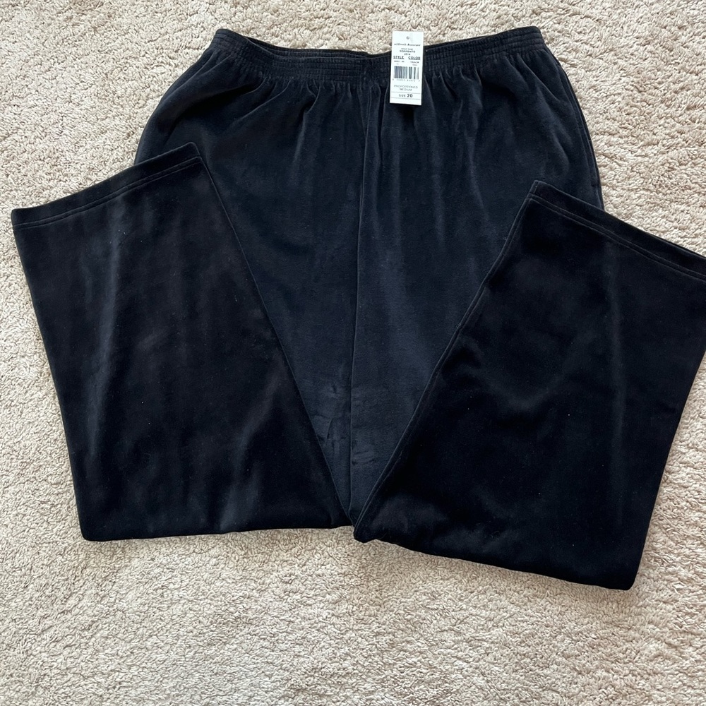 NWT Black Alfred Dunner Wide-Leg Velour Pants—Size 20